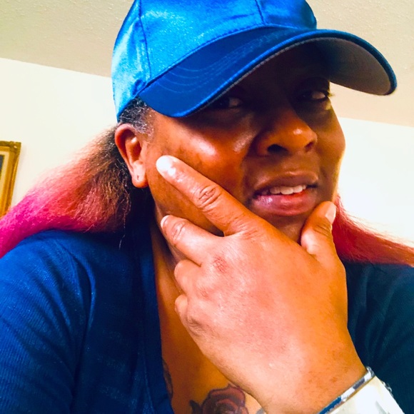 Meet your Posher, Laura - Picture 1 of 1